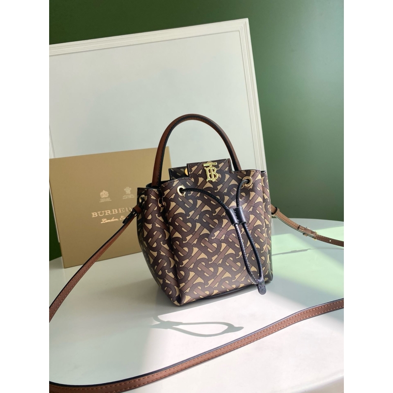 B**rry bucket bags